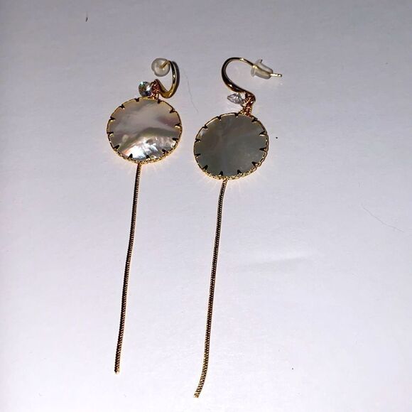 NWOT New Wave Gold Shell Design Earrings - Picture 6 of 10